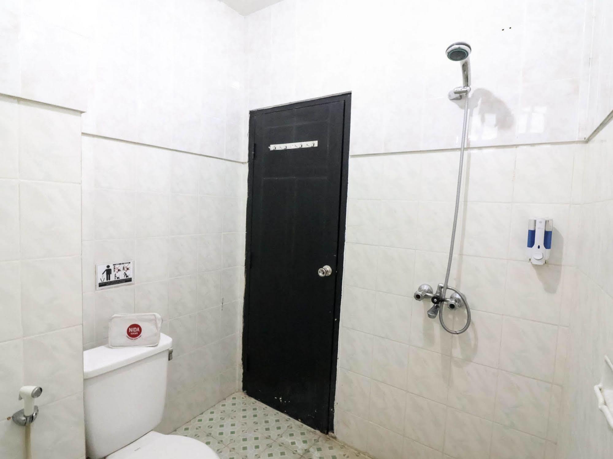 Nida Rotterdam Makassar