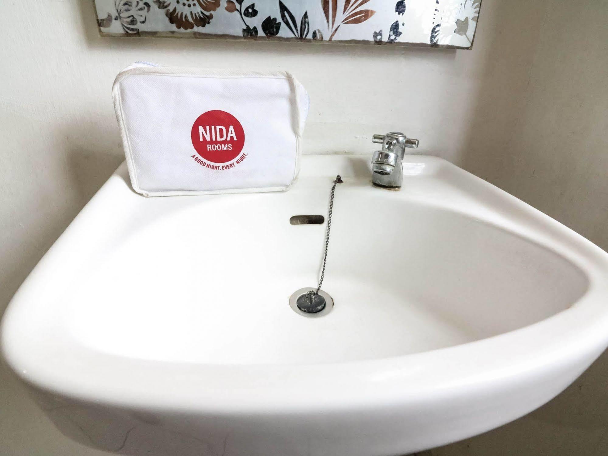 Nida Rotterdam Hotel 2*