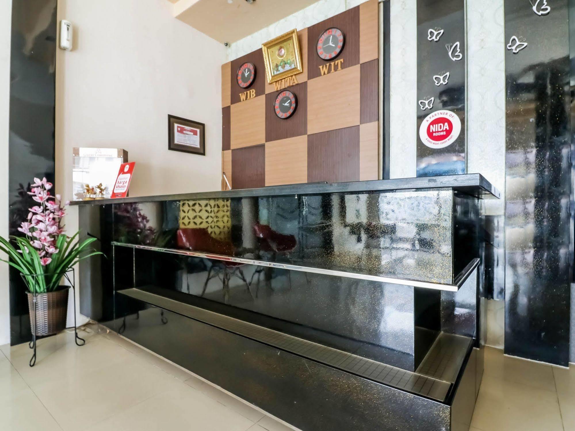 Nida Rotterdam Hotel 2*