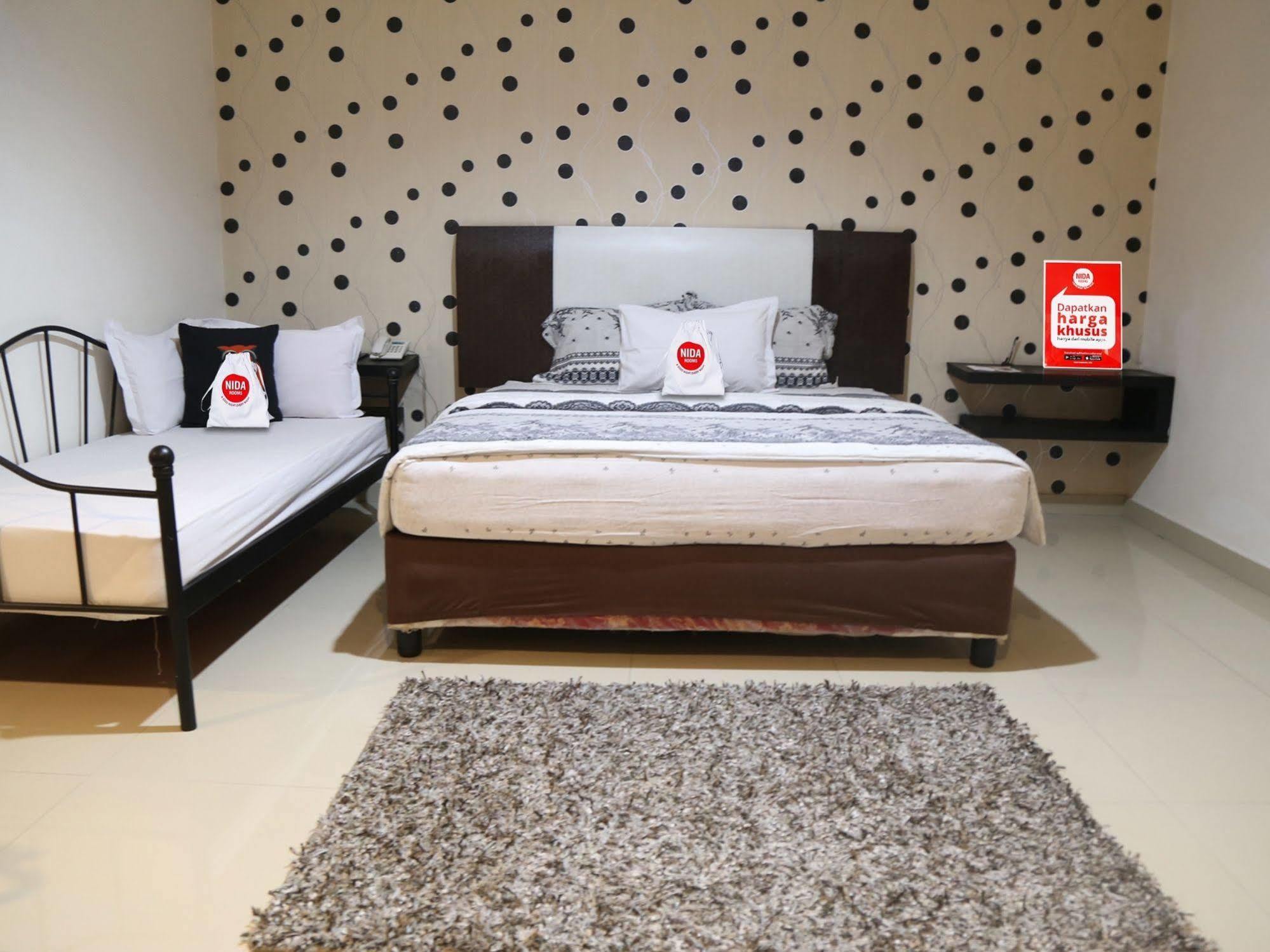 Nida Rotterdam Hotel 2*
