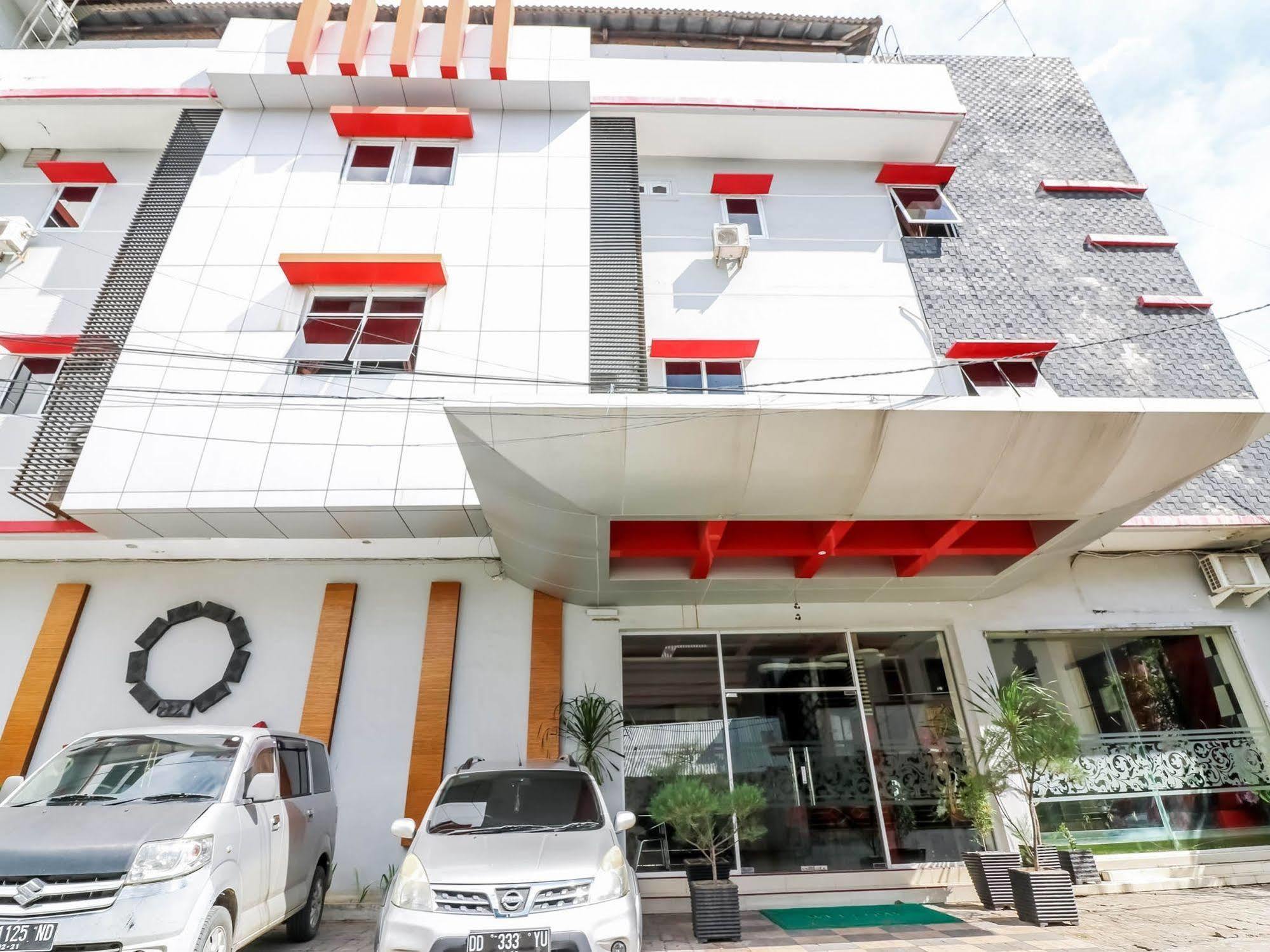 Nida Rotterdam Makassar