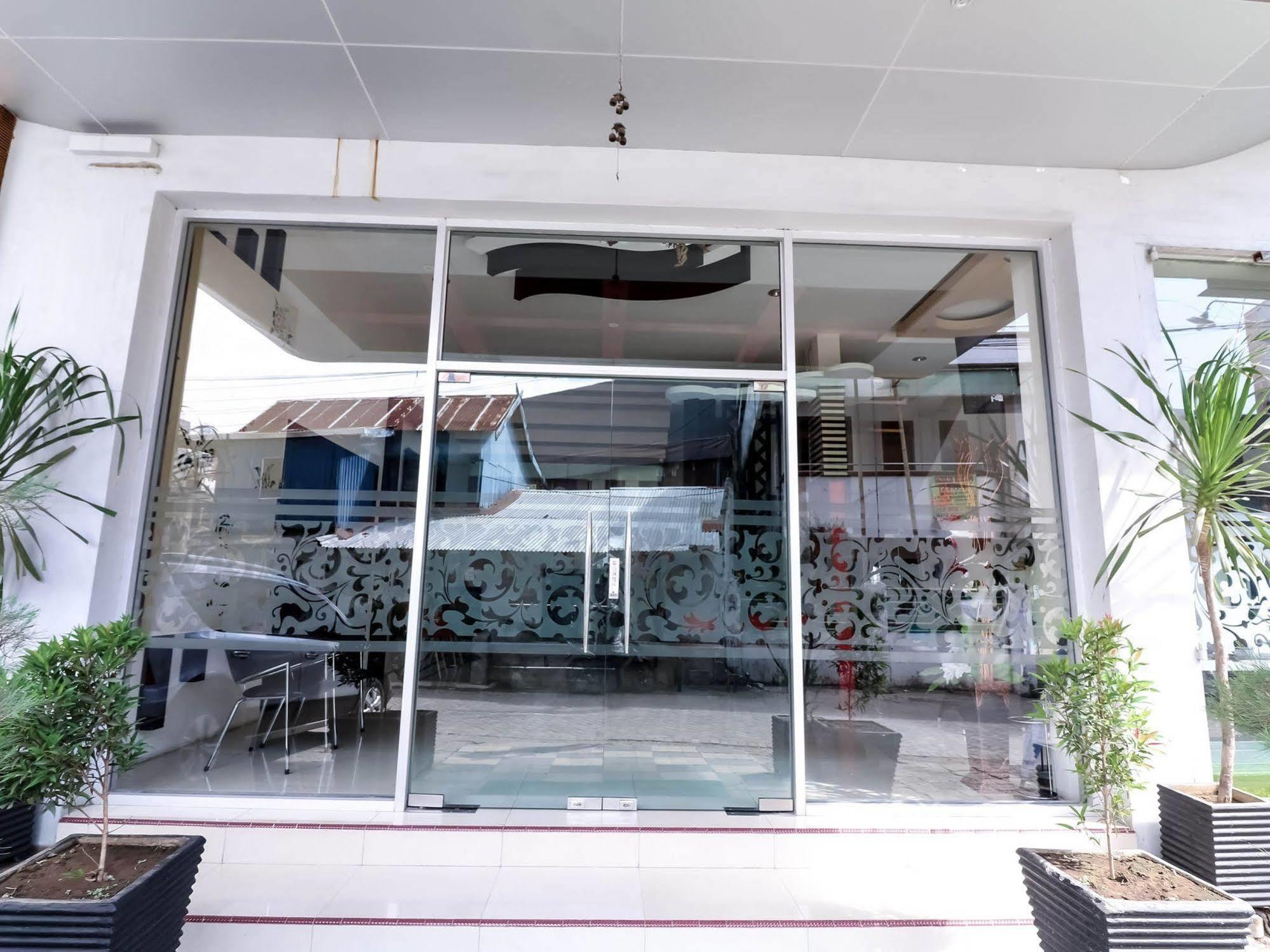 Nida Rotterdam 2* Makassar