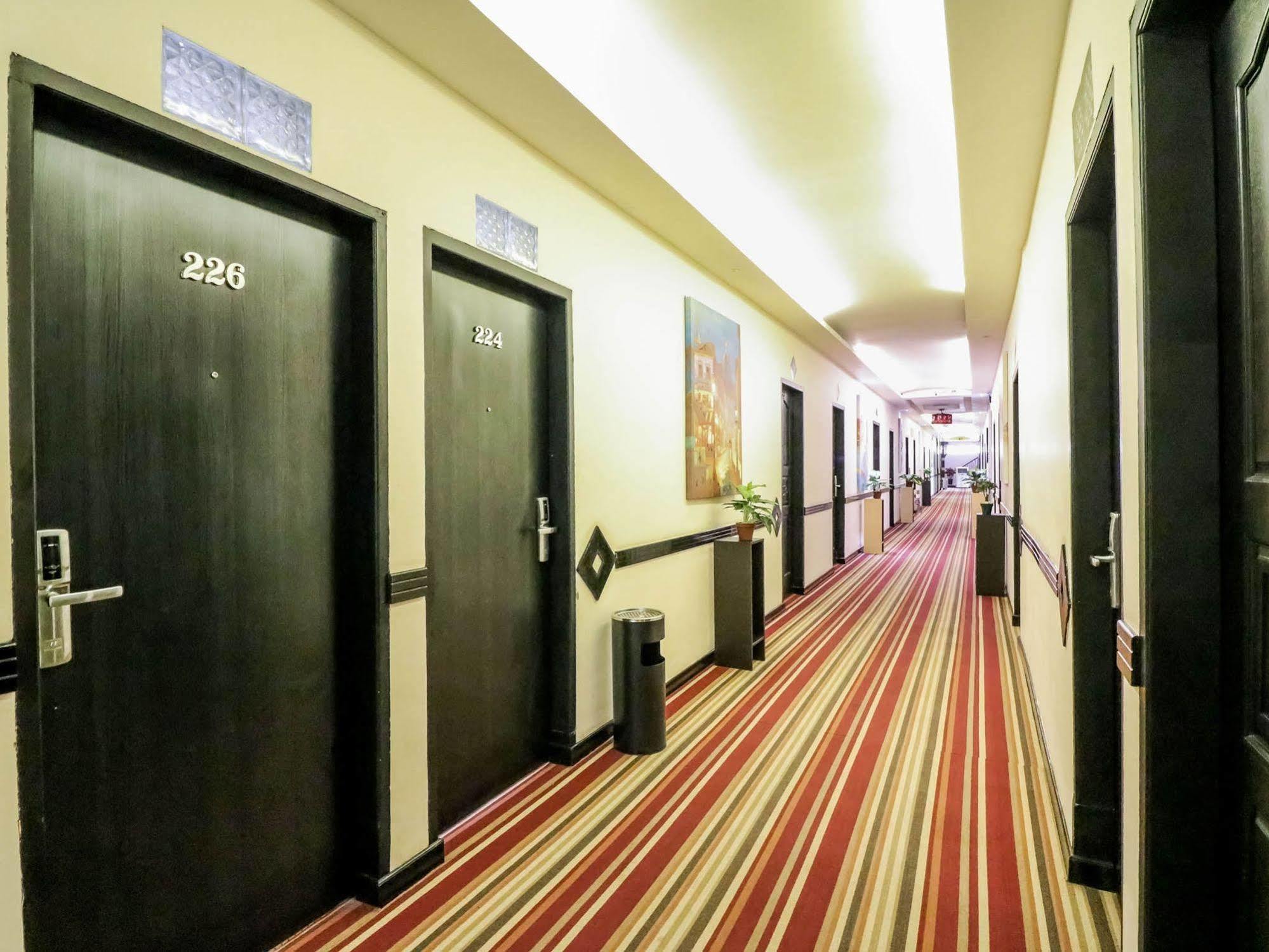 Hotel Nida Rotterdam 2*
